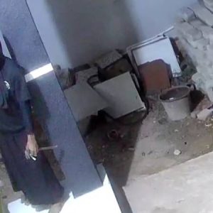 Pria Bertopeng Sambil Bawa Linggis Berkeliaran dan Bobol 9 Rumah Warga di Kendari