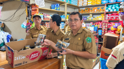 Lindungi Konsumen, Disperindag Konawe Sidak Peredaran Rokok Ilegal dan Produk Kedaluwarsa